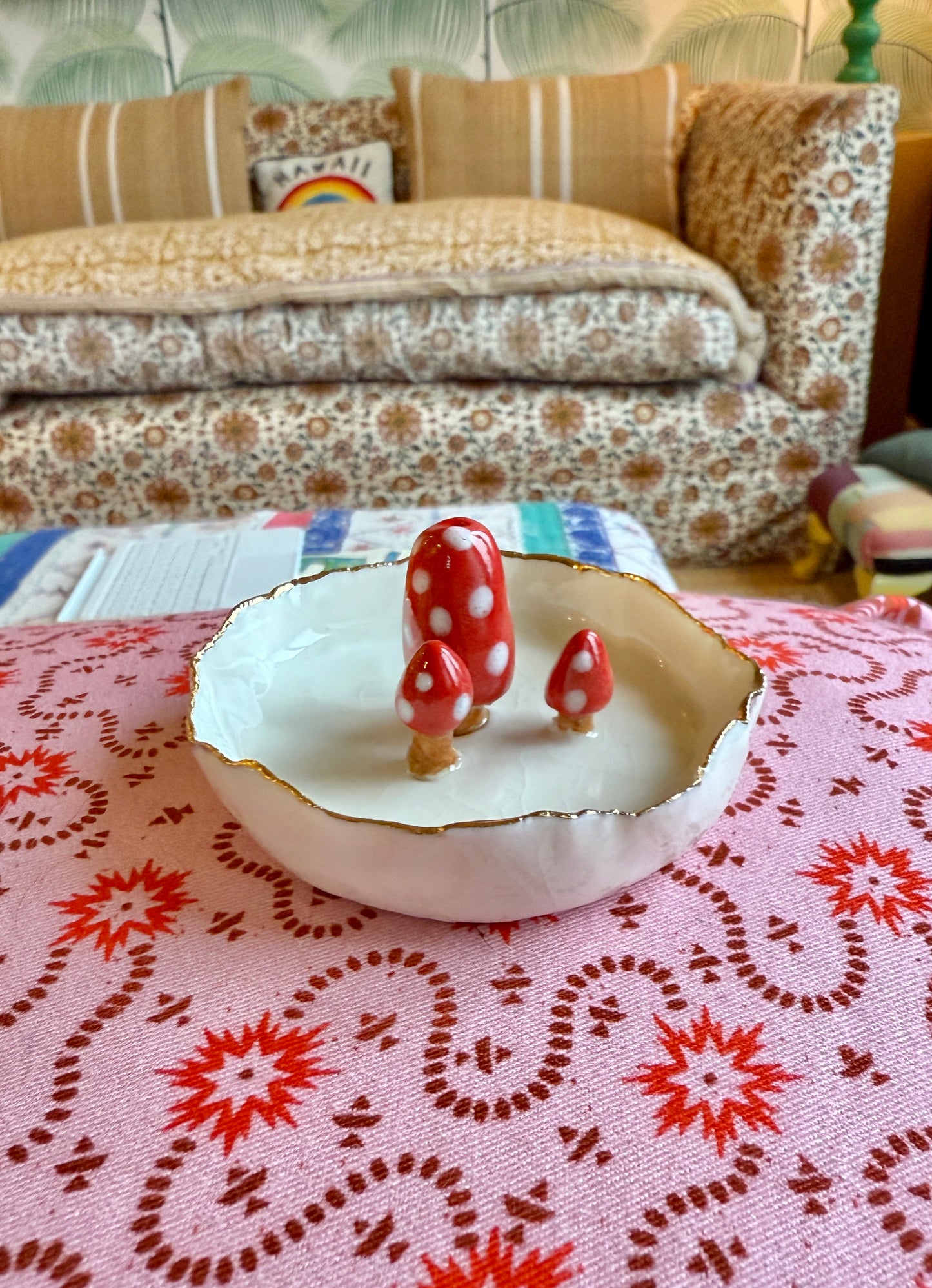 Shroom incense holder